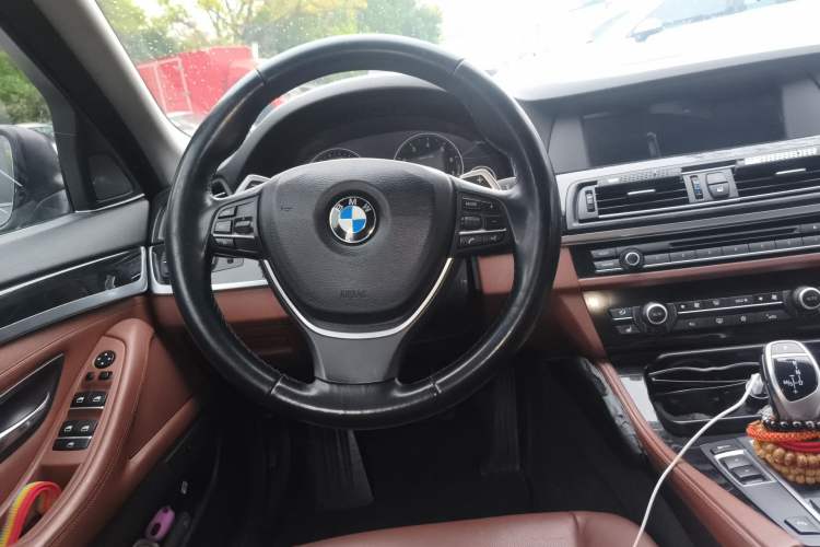 Used BMW 5 Series 2011 535i Sport Edition Steering Wheel