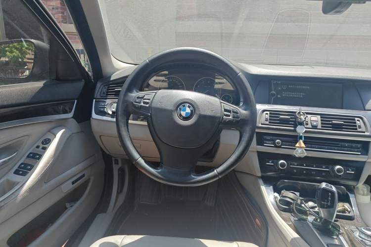 Used BMW 5 Series 2011 523Li Luxury Model Steering Wheel