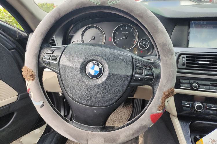 Used BMW 5 Series 2011 523Li Leading Model Steering Wheel