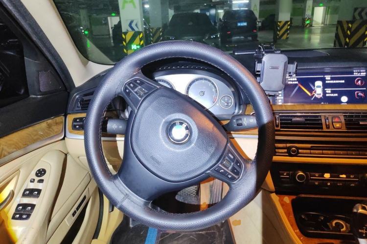 Used BMW 5 Series 2011 528Li Luxury Model Steering Wheel