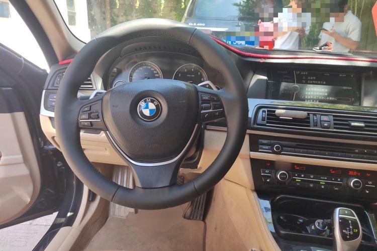 Used BMW 5 Series 2011 535i Luxury Sport Edition Steering Wheel