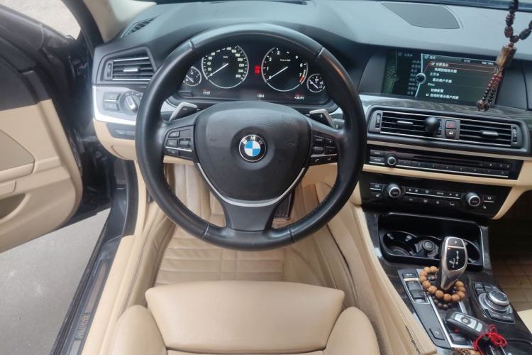 Used BMW 5 Series 2011 535i Luxury Sport Edition Steering Wheel