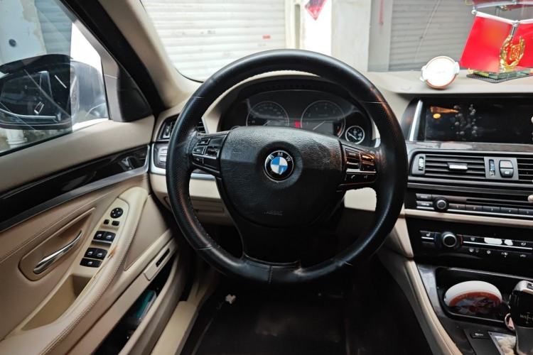 Used BMW 5 Series 2011 523Li Leading Model Steering Wheel