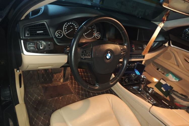 Used BMW 5 Series 2011 523Li Luxury Model Steering Wheel