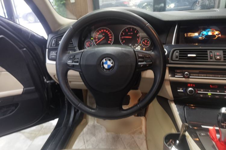 Used BMW 5 Series 2011 523Li Leading Model Steering Wheel