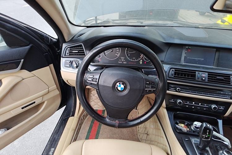 Used BMW 5 Series 2011 523Li Leading Model Steering Wheel