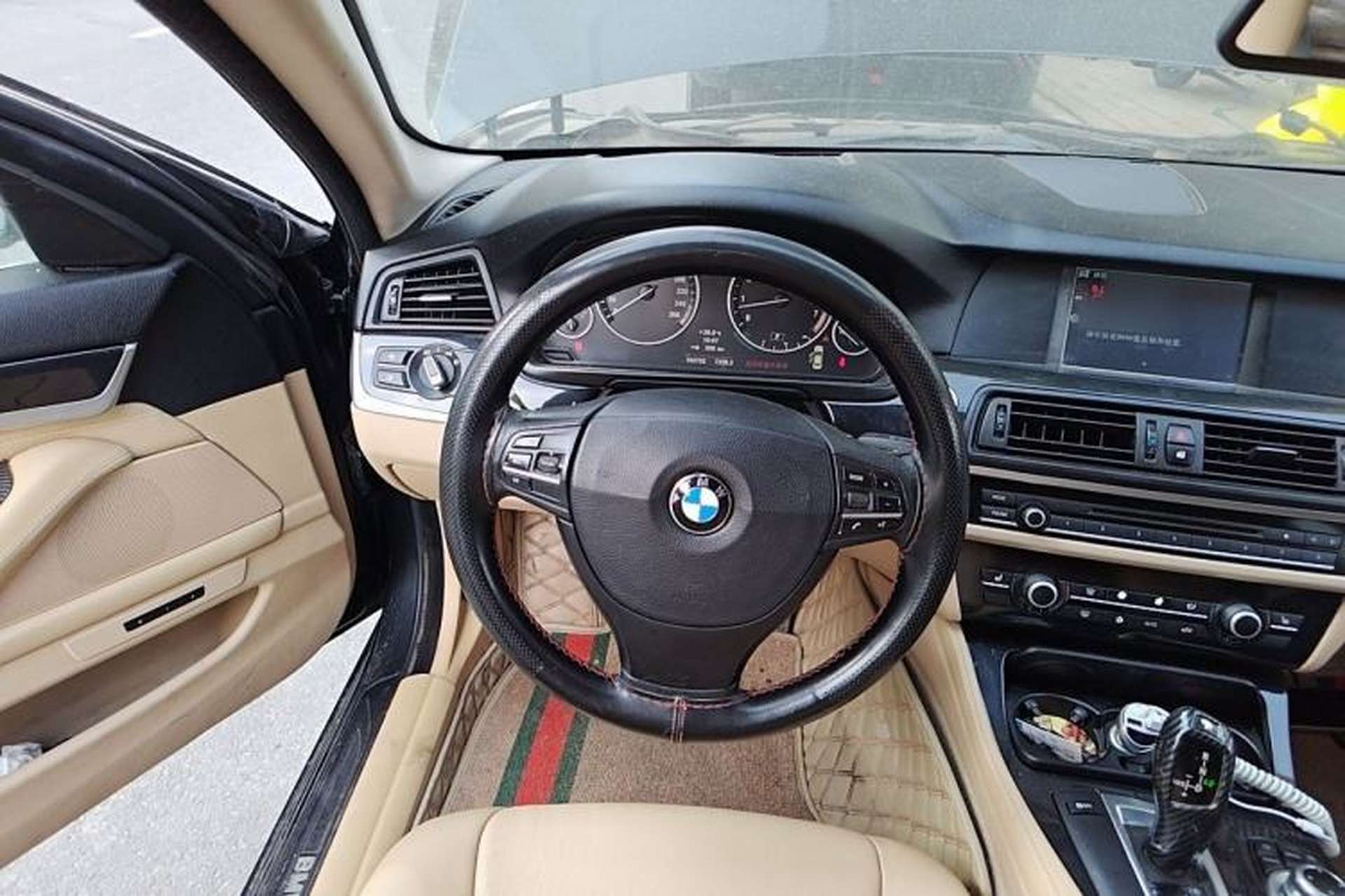 Used BMW 5 Series 2011 523Li Leading Model Steering Wheel