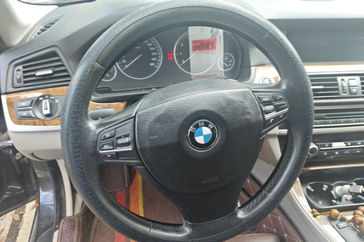 Used BMW 5 Series 2011 528Li Luxury Model Steering Wheel