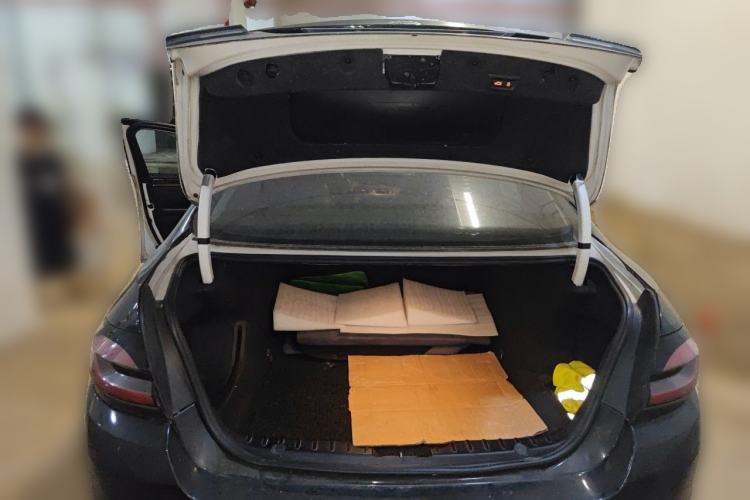 Used BMW 5 Series 2011 528Li Leading Model Trunk