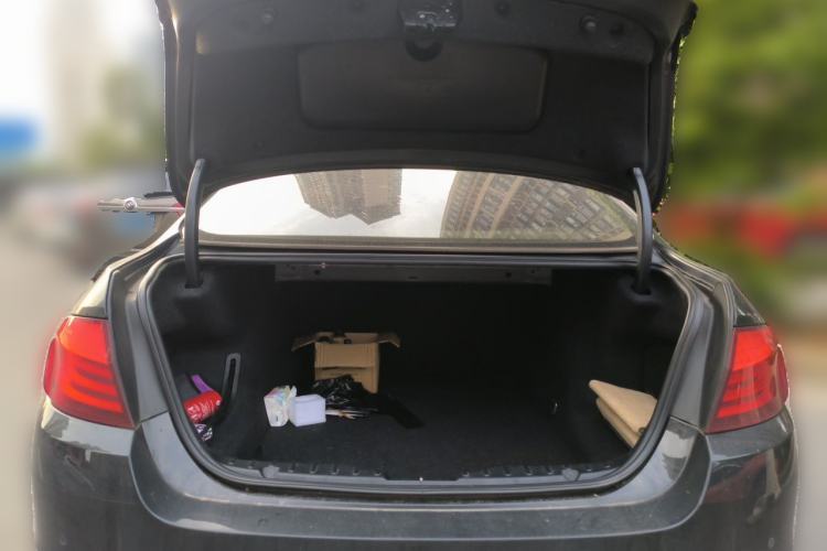 Used BMW 5 Series 2011 520Li Elegant Model Trunk
