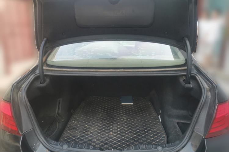 Used BMW 5 Series 2011 523Li Leading Model Trunk