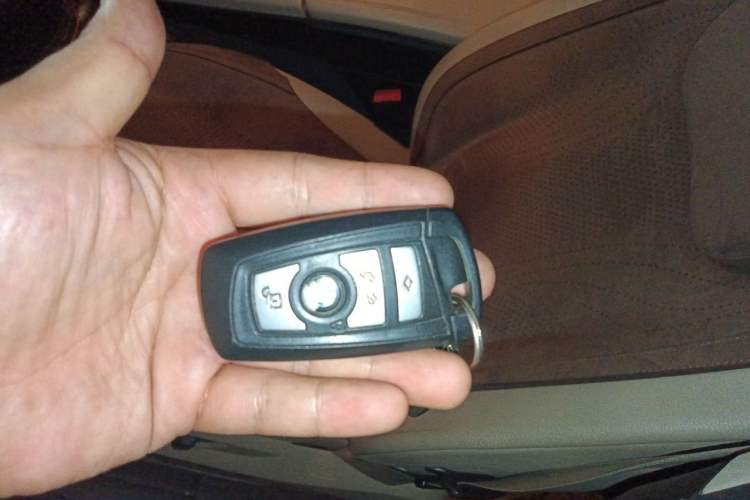 Used BMW 5 Series 2011 523Li Leading Model Vehicle Key