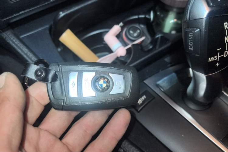 Used BMW 5 Series 2011 523Li Leading Model Vehicle Key