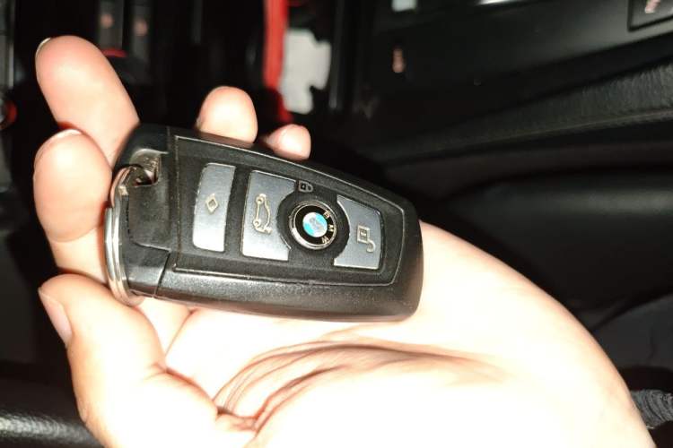 Used BMW 5 Series 2011 523Li Leading Model Vehicle Key
