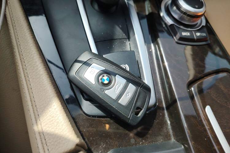 Used BMW 5 Series 2011 523Li Luxury Model Vehicle Key