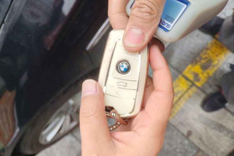 Used BMW 5 Series 2011 523Li Leading Model Vehicle Key