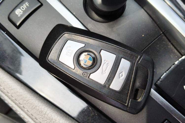 Used BMW 5 Series 2011 520Li Elegant Model Vehicle Key