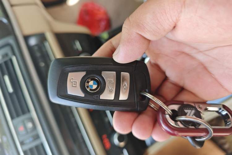 Used BMW 5 Series 2011 523Li Luxury Model Vehicle Key