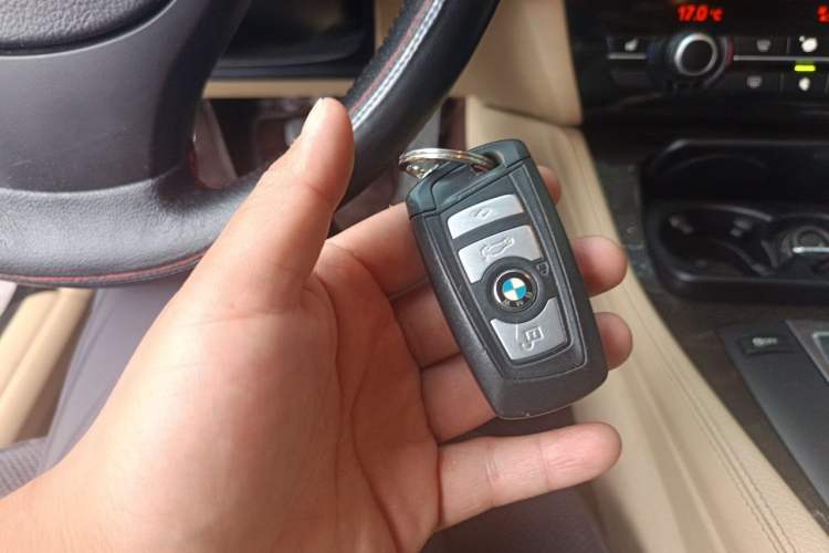 Used BMW 5 Series 2011 523Li Leading Model Vehicle Key
