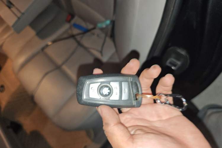 Used BMW 5 Series 2011 523Li Luxury Model Vehicle Key
