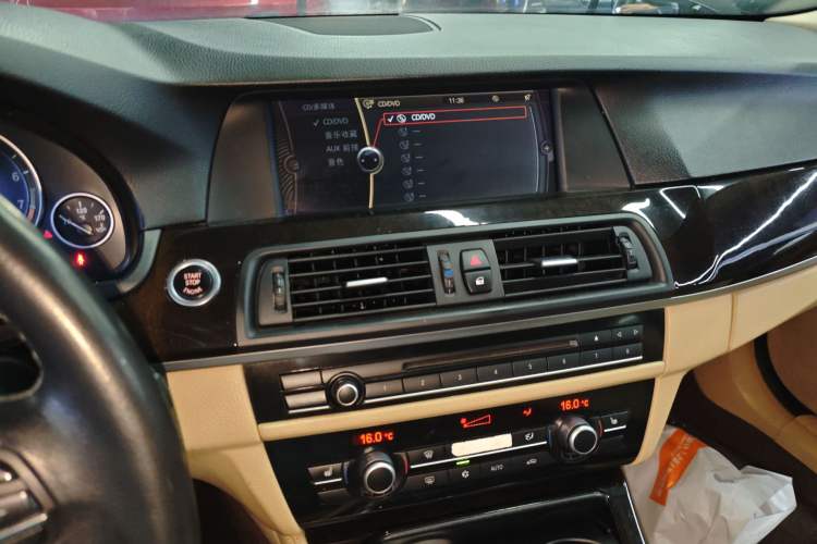 Used BMW 5 Series 2011 523Li Luxury Model Audio And AC Panel