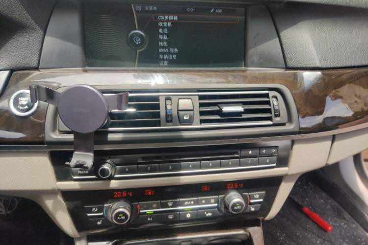 Used BMW 5 Series 2011 535i Sport Edition Audio And AC Panel