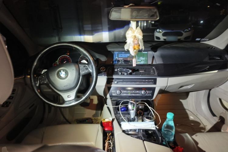 Used BMW 5 Series 2011 520Li Elegant Model Center Console