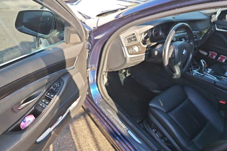 Used BMW 5 Series 2011 535i Luxury Sport Edition Driver Seat