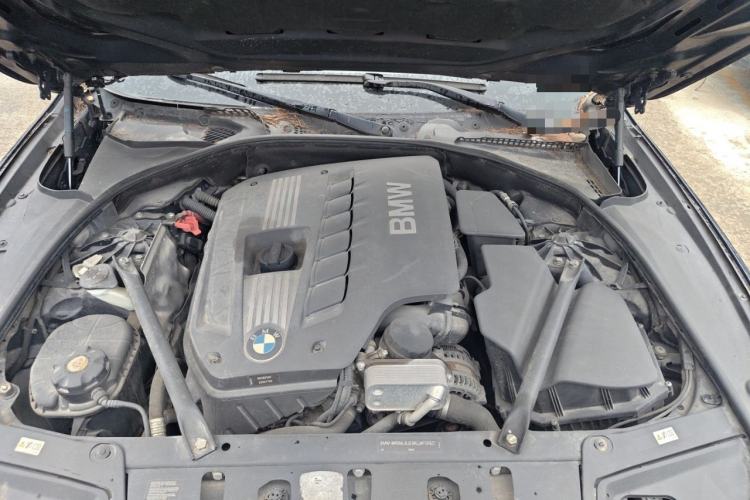 Used BMW 5 Series 2011 523Li Leading Model Engine Bay