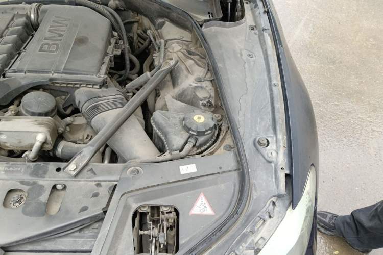 Used BMW 5 Series 2011 535Li Leading Model Engine Bay Left
