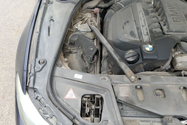 Used BMW 5 Series 2011 535Li Leading Model Engine Bay Right
