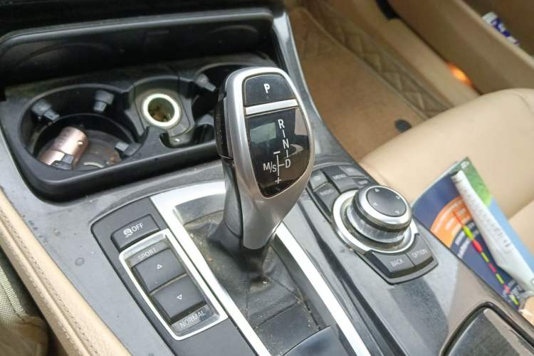 Used BMW 5 Series 2011 535Li Leading Model Gear Lever