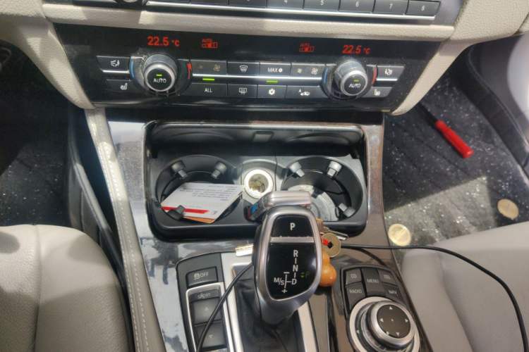 Used BMW 5 Series 2011 535i Sport Edition Gear Lever