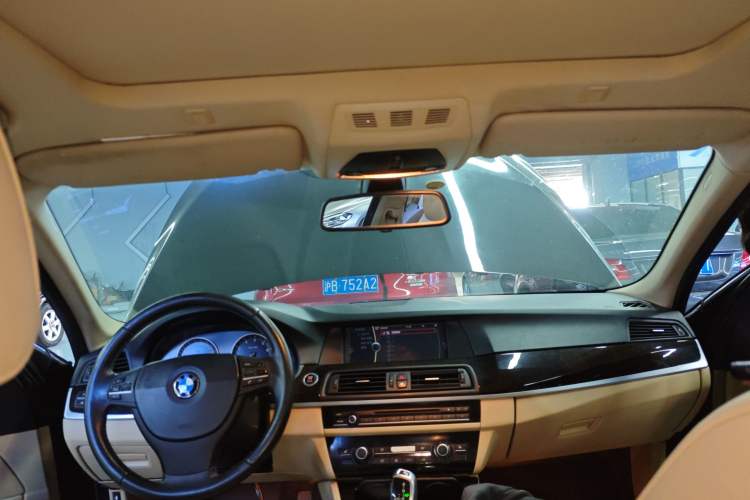 Used BMW 5 Series 2011 523Li Luxury Model Headliner