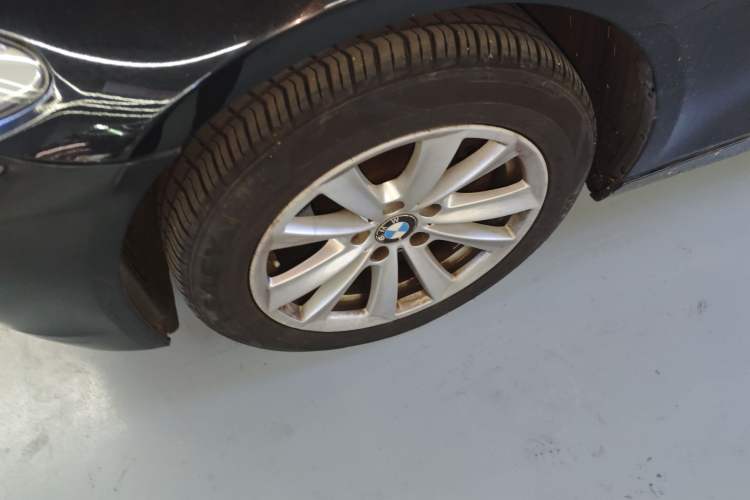 Used BMW 5 Series 2011 523Li Luxury Model Left Front Wheel Hub