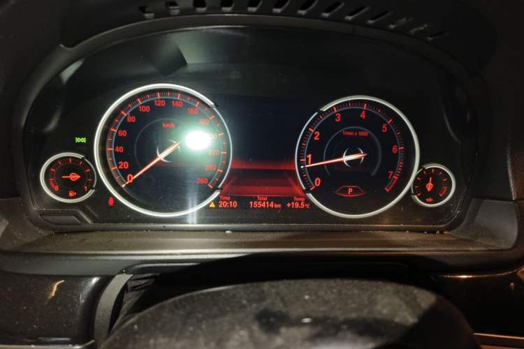 Used BMW 5 Series 2011 520Li Elegant Model Odometer Close Up