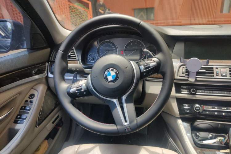 Used BMW 5 Series 2011 535i Sport Edition Steering Wheel