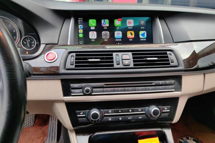 Used BMW 5 Series 2011 523Li Luxury Model Audio And AC Panel
