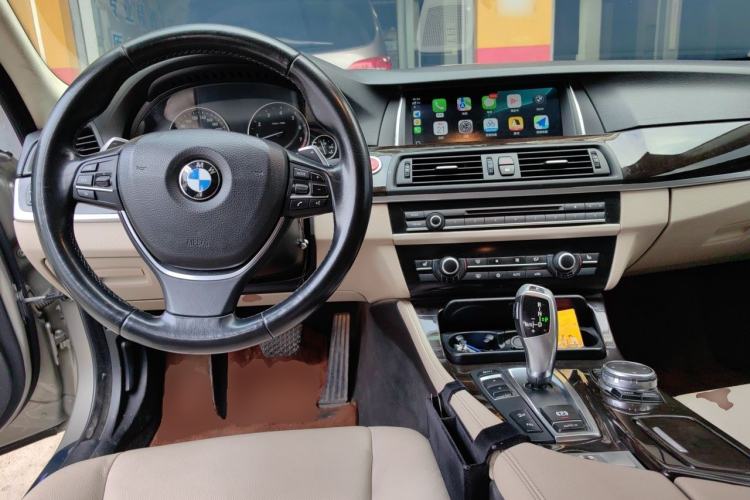 Used BMW 5 Series 2011 523Li Luxury Model Center Console
