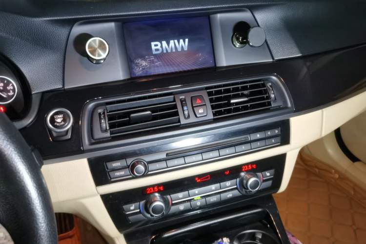 Used BMW 5 Series 2011 523Li Leading Model Audio And AC Panel