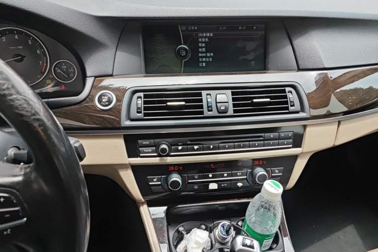Used BMW 5 Series 2011 523Li Luxury Model Audio And AC Panel