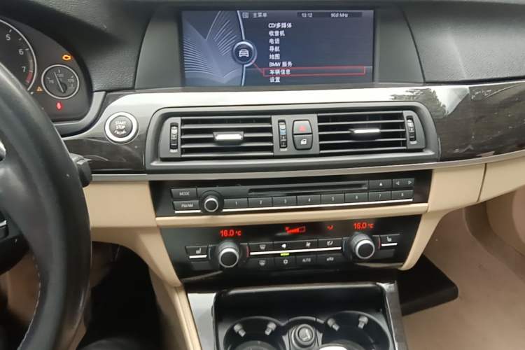 Used BMW 5 Series 2011 535Li Leading Model Audio And AC Panel