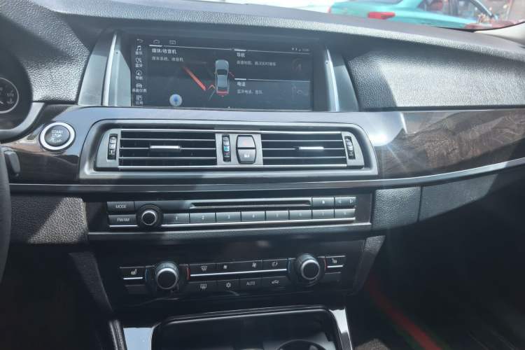 Used BMW 5 Series 2011 520Li Elegant Model Audio And AC Panel