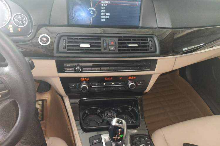 Used BMW 5 Series 2011 523Li Luxury Model Audio And AC Panel
