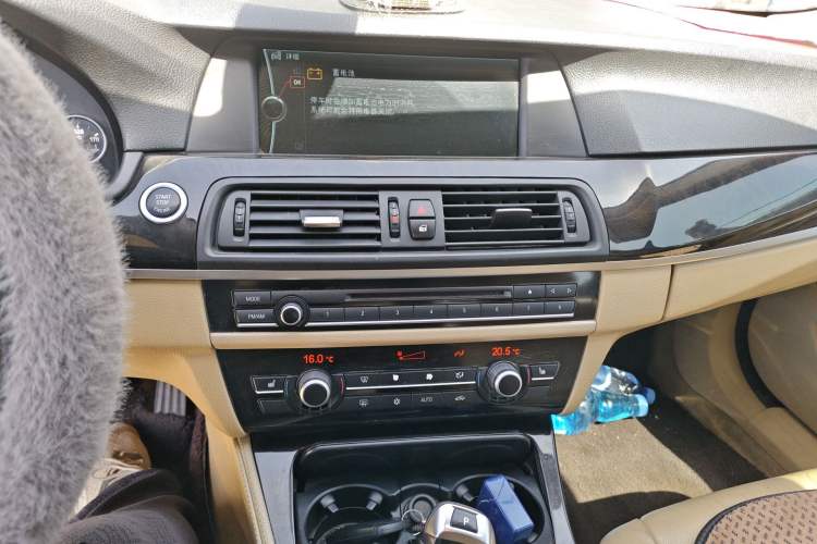 Used BMW 5 Series 2011 523Li Luxury Model Audio And AC Panel