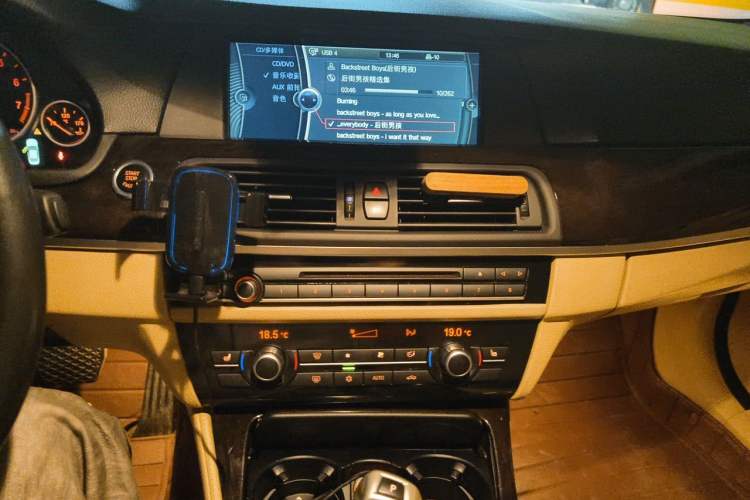 Used BMW 5 Series 2011 523Li Luxury Model Audio And AC Panel