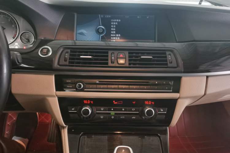 Used BMW 5 Series 2011 535Li Leading Model Audio And AC Panel
