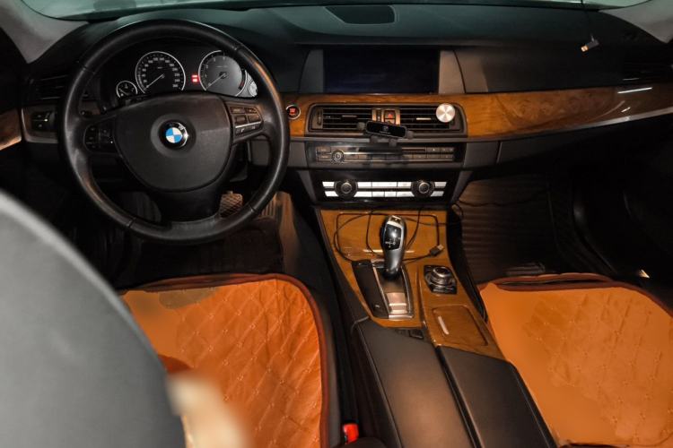 Used BMW 5 Series 2011 528Li Leading Model Center Console