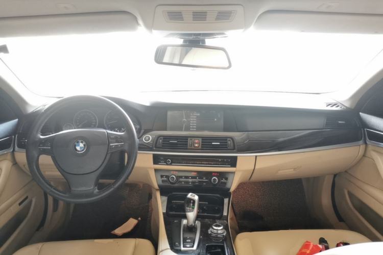 Used BMW 5 Series 2011 523Li Leading Model Center Console