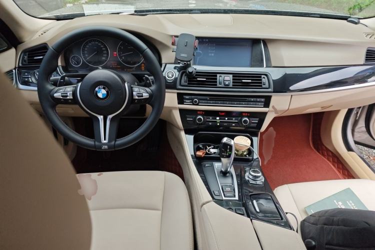 Used BMW 5 Series 2011 520Li Elegant Model Center Console